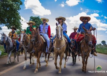 RESENDE REALIZA CAVALGADA SOBRE PREVENÇÃO AO CÂNCER DE MAMA E AO CÂNCER DE PRÓSTATA