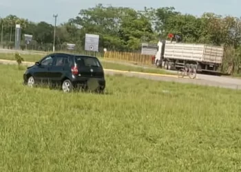 HOMEM MORRE AO SER ATROPELADO POR CARRO EM RESENDE