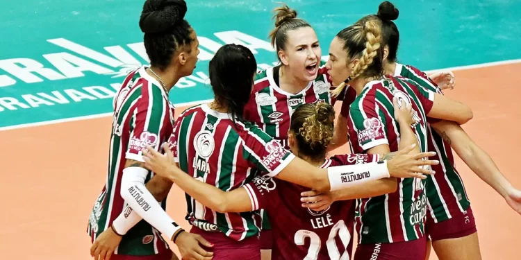 FLUMINENSE NA VICE-LIDERANÇA DA SUPERLIGA
