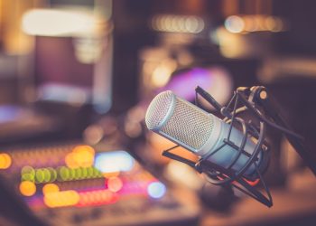 RELATÓRIO ABX MOSTRA QUE ANÚNCIOS NO RÁDIO TÊM MAIS EFICÁCIA DO QUE NA TV