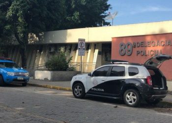 JOVEM É ESFAQUEADO EM RESENDE