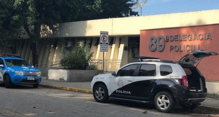 JOVEM É ESFAQUEADO EM RESENDE