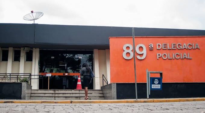 HOMEM É BALEADO NO OMBRO EM RESENDE