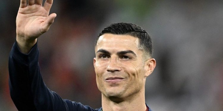 CRISTIANO RONALDO ACERTA IDA PARA CLUBE ÁRABE, SEGUNDO JORNAL ESPANHOL