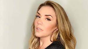 SIMONY VOLTA A SER INTERNADA E DIZ: – ‘DEUS ME CARREGOU’