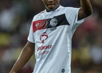 ENDRICK CAUSA ALVOROÇO NO MARACANÃ: NOITE DE ASTRO