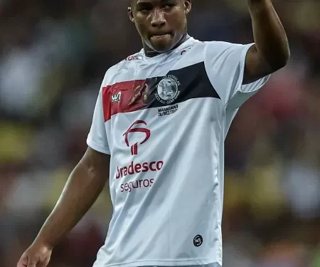 ENDRICK CAUSA ALVOROÇO NO MARACANÃ: NOITE DE ASTRO