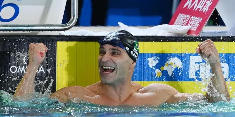 NICHOLAS SANTOS, AOS 42, É TETRACAMPEÃO MUNDIAL NAS PISCINAS