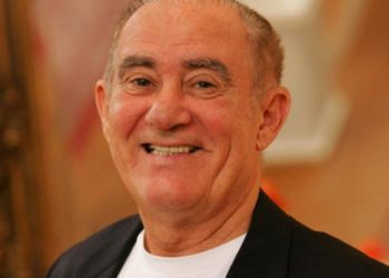 HUMORISTA RENATO ARAGÃO É INTERNADO ÀS PRESSAS NO RIO DE JANEIRO