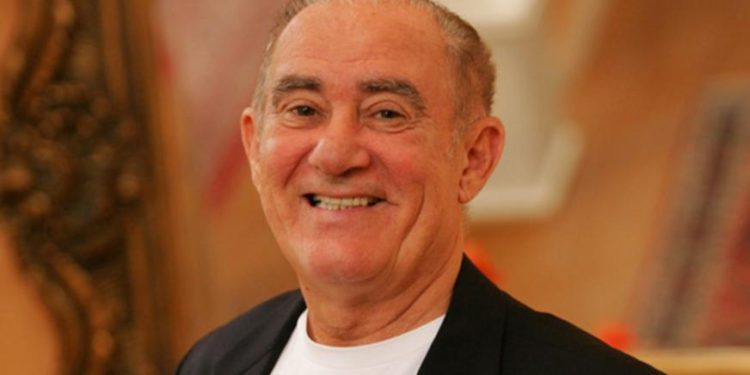 HUMORISTA RENATO ARAGÃO É INTERNADO ÀS PRESSAS NO RIO DE JANEIRO