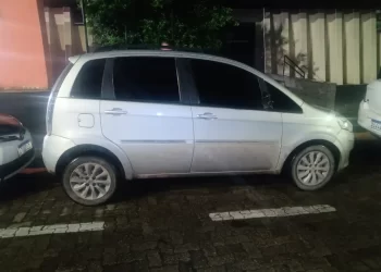 PM ENCONTRA CARRO ROUBADO EM RESENDE