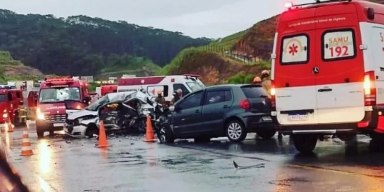 ACIDENTE EM VOLTA REDONDA MATA QUATRO PESSOAS, ENTRE ELAS UM BEBÊ DE 1 ANO
