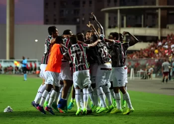 FLUMINENSE VOLTA A CARIACICA E BUSCA VITÓRIA