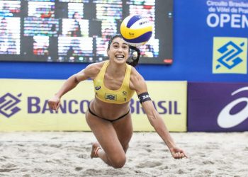 APÓS LUTO CAROL SOLBERG VOLTA A COMPETIR