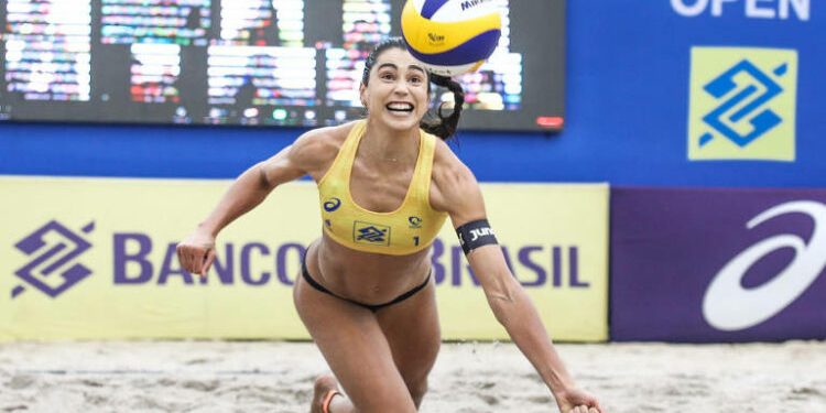 APÓS LUTO CAROL SOLBERG VOLTA A COMPETIR