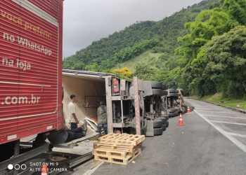 TOMBAMENTO DE CARRETA NA SERRA DAS ARARAS