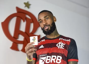 GERSON MAIS VERSÁTIL: “- AGORA O PAI TÁ CORINGA MESMO”