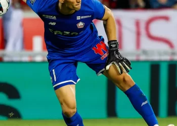 VASCO CONTRATA O GOLEIRO LÉO JARDIM POR TRÊS ANOS