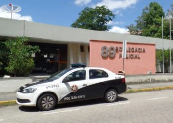 HOMEM É PRESO POR AGREDIR A MÃE DE 72 ANOS EM RESENDE