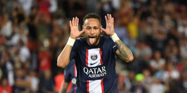 TÉCNICO DO PSG AFIRMA QUE CRAQUE BRASILEIRO USA A FOLGA COMO BEM ENTENDER