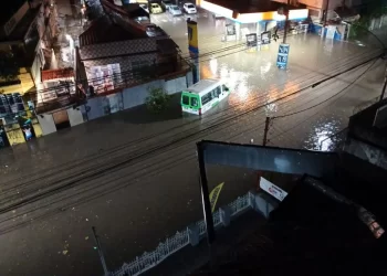 RIO ENTRA EM ESTÁGIO DE ATENÇÃO APÓS CHEGADA DE FORTE CHUVA NA CIDADE