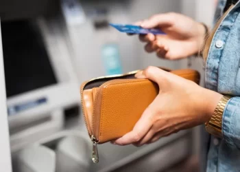 BANCOS FECHAM NA SEGUNDA E TERÇA DE CARNAVAL E REABREM ÀS 12H DE QUARTA