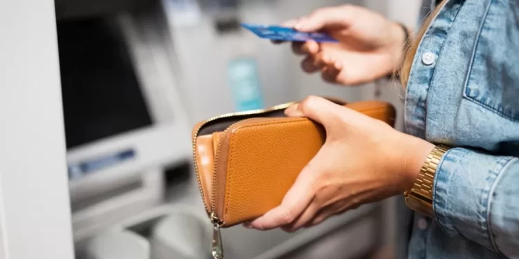 BANCOS FECHAM NA SEGUNDA E TERÇA DE CARNAVAL E REABREM ÀS 12H DE QUARTA