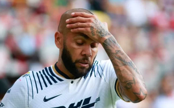 DANIEL ALVES SEGUE PRESO PELA JUSTIÇA ESPANHOLA