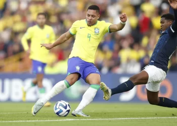 BRASIL SUB-20 SOFRE MAS VENCE 3X1 SOBRE EQUADOR