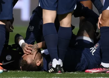 NEYMAR E SUA LESÃO NO TORNOZELO O DEIXAM DE FORA DO 1º AMISTOSO DA SELEÇÃO