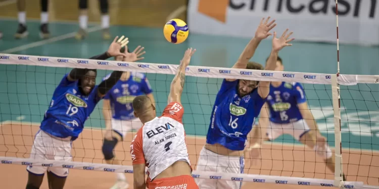 SURPELIGA INICIA PLAYOFS COM CRUZEIRO X BLUMENAU