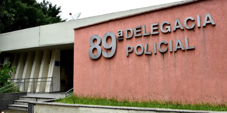 PRESOS SUSPEITOS DE ROUBAR CARGA DE CIGARRO EM RESENDE
