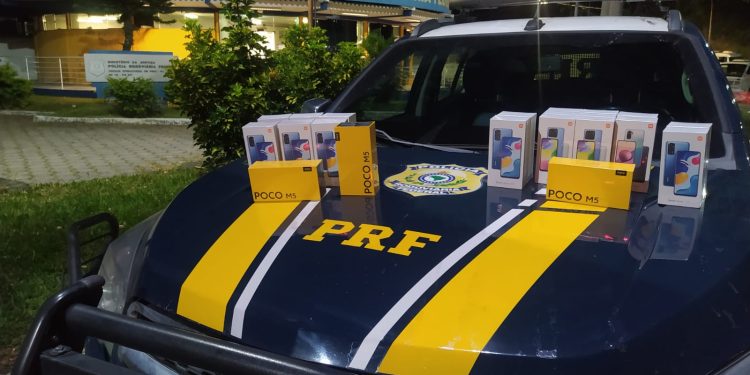 PRF APREENDE CONTRABANDO NA DUTRA, NA SERRA DAS ARARAS