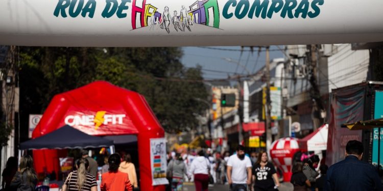 VOLTA REDONDA DEFINE CALENDÁRIO DO PROJETO RUA DE COMPRAS