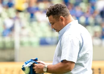 QUESTIONADO RONALDO DIZ QUE CRUZEIRO ESTÁ DENTRO DA NORMALIDADE