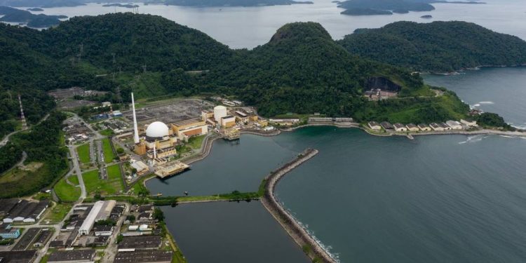 ELETRONUCLEAR É AUTUADA POR DEMORA NA COMUNICAÇÃO DE VAZAMENTO DE MATERIAL RADIATIVO EM ANGRA