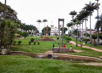 VASSOURAS PROMOVE EVENTO CULTURAL NA PRAÇA