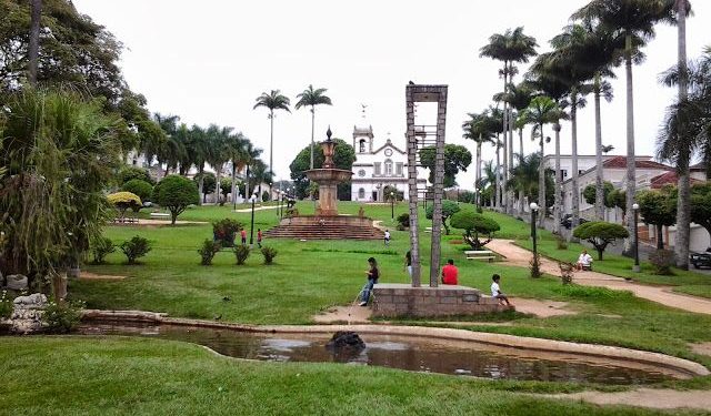 VASSOURAS PROMOVE EVENTO CULTURAL NA PRAÇA