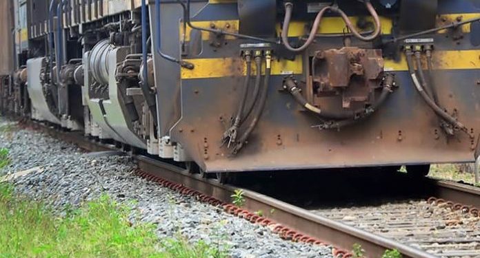 IDOSA MORRE APÓS SER ATINGIDA POR TREM EM BARRA MANSA