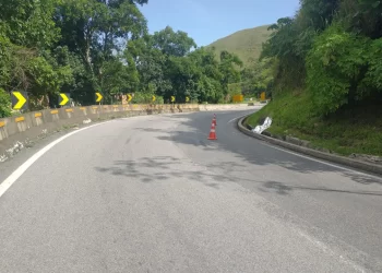 HOMEM MORRE ATROPELADO NA DUTRA