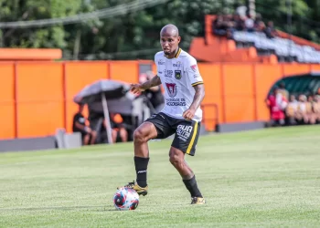 LATERAL-DIREITO WELLINGTON SILVA RENOVA CONTRATO COM VOLTAÇO