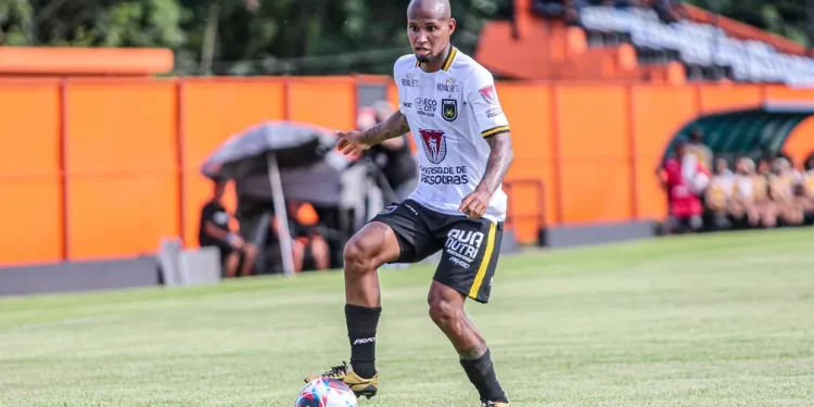 LATERAL-DIREITO WELLINGTON SILVA RENOVA CONTRATO COM VOLTAÇO