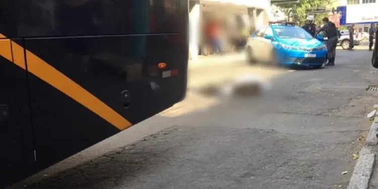 MULHER MORRE ATROPELADA POR ÔNIBUS EM TRÊS RIOS