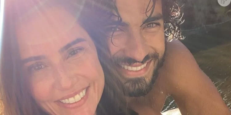 DEBORAH SECCO SOBE A TEMPERATURA NAS REDES COM SEU MARIDO