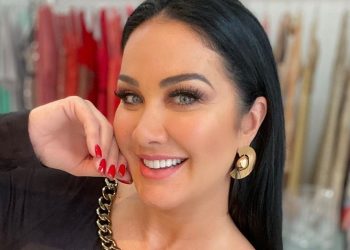 HELEN GANZAROLLI TOMA GOLPE DE EX E CHORA