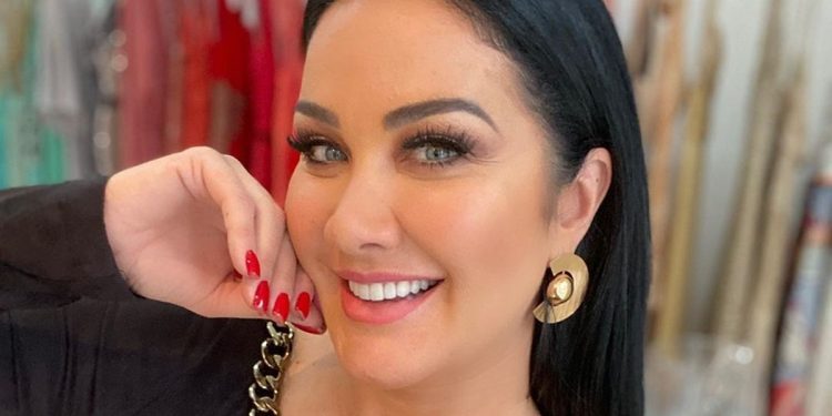 HELEN GANZAROLLI TOMA GOLPE DE EX E CHORA