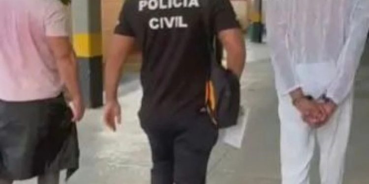 ATORES PORNÔS SÃO PRESOS SUSPEITOS DE EXTORQUIR DINHEIRO DE HOMENS CASADOS
