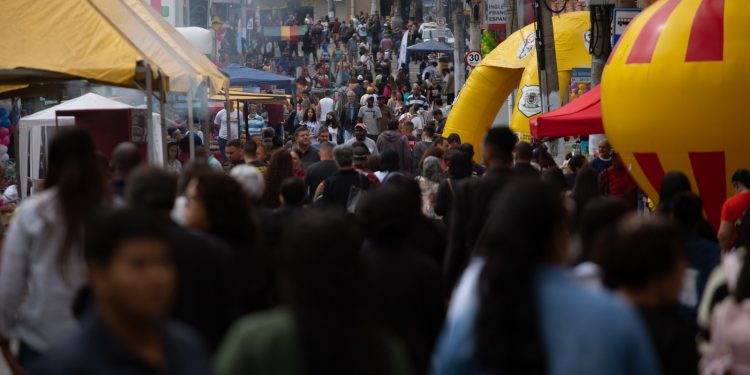 RUA DE COMPRAS EM VOLTA REDONDA COMEÇA PELO BAIRRO ÁGUA LIMPA EM 2023