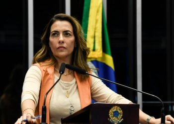 SENADORA SORAYA THRONICKE É INTERNADA NA UTI APÓS CRISE ALÉRGICA