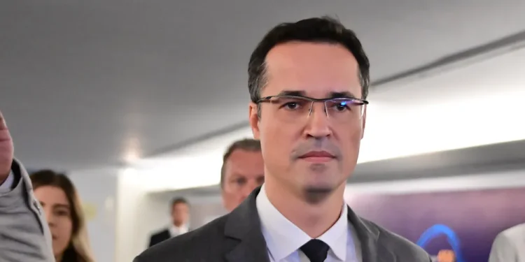 MESA DA CÂMARA CONFIRMA CASSAÇÃO DE DELTAN DALLAGNOL